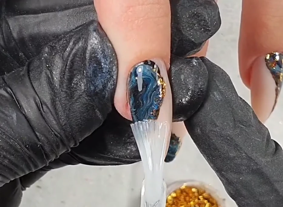 Темный маникюр короткие ногти